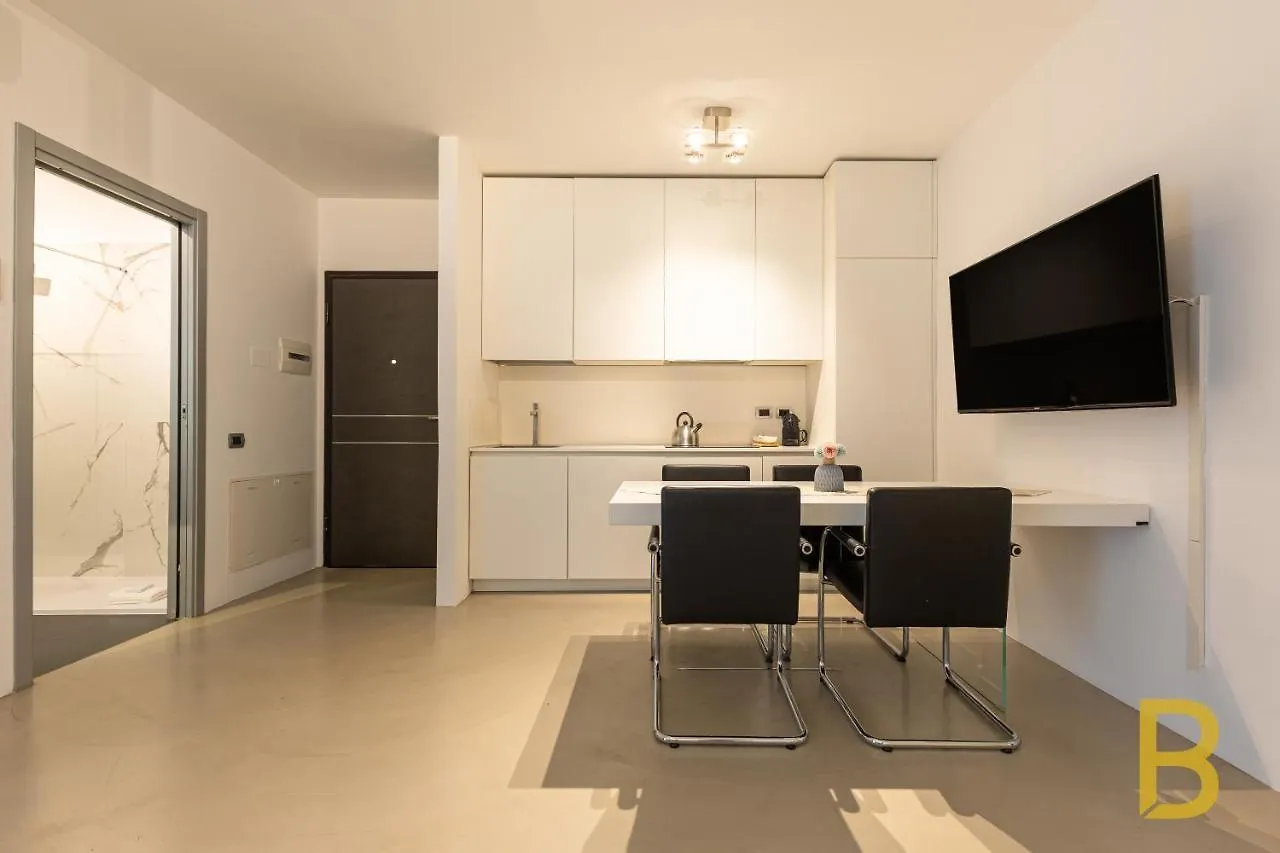 Beplace Apartments In Repubblica Milan